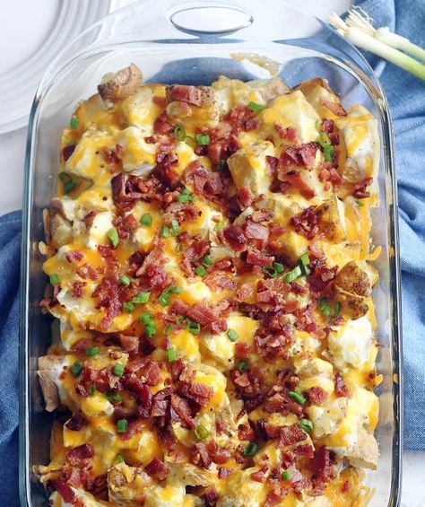 Twice Baked Potato Casserole, Loaded Baked Potato Casserole, Twice Baked Potato, Twice Baked Potatoes Casserole, Baked Potato Casserole, Baked Potato Recipes, Potato Recipes Side Dishes, Potatoe Casserole Recipes, Loaded Baked Potatoes