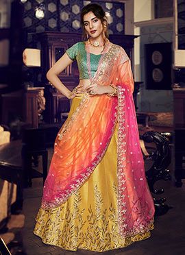 Wedding Dresses: Buy Latest Indian Wedding Dresses For Women Lehenga Color Combos, Simple Lehenga Choli, Orang India, Indian Wedding Lehenga, Simple Lehenga, Indian Lehenga Choli, Yellow Lehenga, Gaun Fashion, Lehenga Online