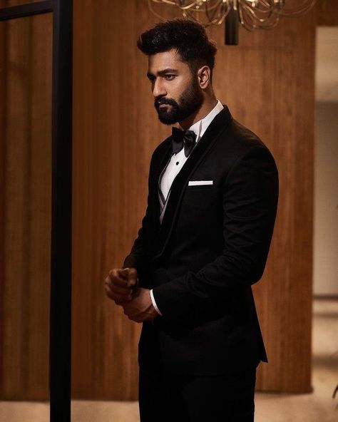 A fit husband who is a businessman. A plussize wife who runs a cake s… #romance #Romance #amreading #books #wattpad Young Men Haircuts, Wedding Dresses Men Indian, Vicky Kaushal, Blue Suit Men, Indian Men, Beard Look, Wedding Dress Men, Men Haircut Styles, Man Crush Everyday