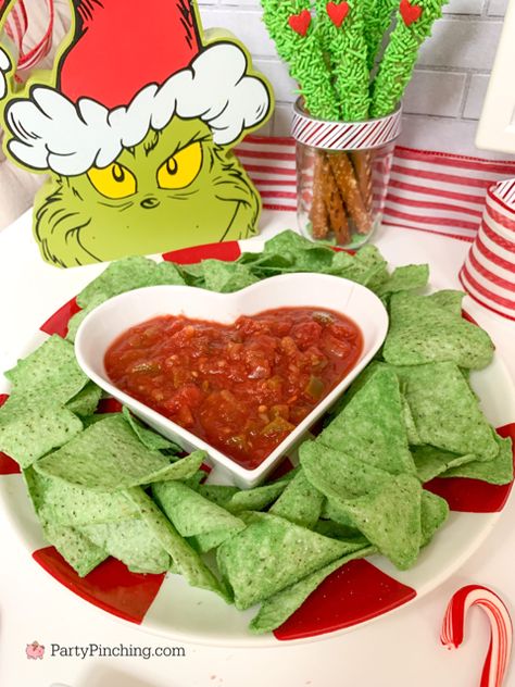 The Grinch Party Ideas, Grinch Movie Party, Grinch First Birthday Party Girl, Movie Party Food, Grinch Themed Food, Grinch Party Food, Grinch Recipes, Grinch Treats, Grinch Food