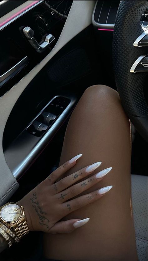 777 Long Oval Nails, White Almond Nails, Long Almond Nails, Tapered Square Nails, Pointy Nails, Drip Nails, Classy Acrylic Nails, Almond Acrylic Nails, Nail Swag