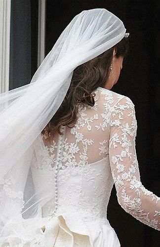 4/29/11 - A look at the detailing on the back of Kate's dress. Princess Catherine Wedding Dress, William Kate Wedding, Kate Middleton Wedding Dress, Wedding Dress Back, Milla Nova Wedding Dresses, Royal Wedding Gowns, Middleton Wedding, Princesse Kate Middleton, Looks Kate Middleton