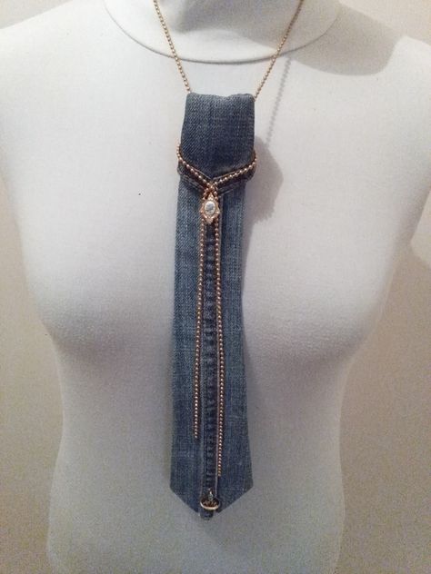 Denim tie Weird Clothing, Upcycling Jeans, Denim Tie, Denim Handbags, Crazy Outfits, Fashion Tops Blouse, Denim Diy, Upcycled Fashion, Jeans Diy