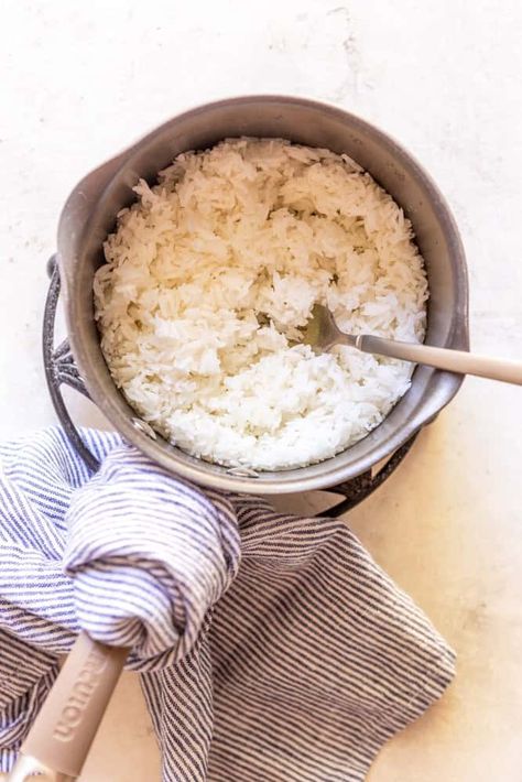 How to cook perfect white rice on the stove top. Perfectly Cooked Rice, Stovetop Rice How To Cook, Perfect Rice How To Cook, How To Cook White Rice, White Rice Stove Top, Rice On The Stove Top, Rice On Stove, Stove Top Rice, Perfect White Rice