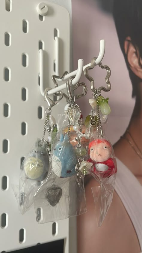 Studio Ghibli Trinkets, Studio Ghibli Stuff, Studio Ghibli Keychain, Ghibli Keychain, Tanah Liat, Studio Ghibli Art, Ghibli Art, Cute Keychain, Cute Little Things