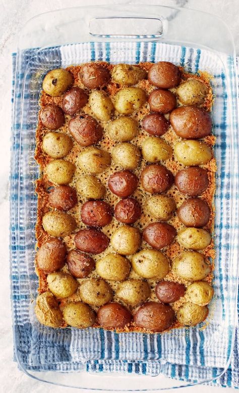 Crispy Parmesan Crusted Potatoes - Yay! For Food Crispy Parmesan Crusted Potatoes, Baked Baby Potatoes, Parmesan Baked Potatoes, Crusted Potatoes, Crispy Parmesan Potatoes, Parmesan Crusted Potatoes, Potatoe Salad, Fast Breakfast, Food Thanksgiving