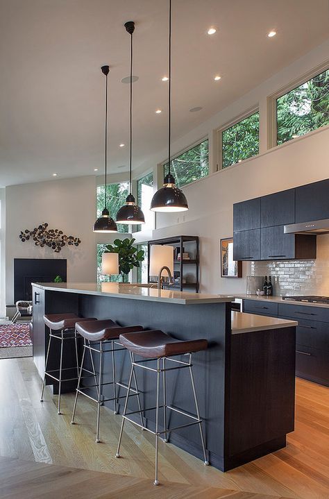 Phenomenal 1950s ranch remodel in Portland Hills by Scott Edwards Architecture 1950s Ranch Remodel, Kitchen With Long Island, Ranch Remodel, Long Kitchen, Kitchen Island With Seating, Trendy Kitchen, Küchen Design, Contemporary Kitchen, Interior Design Kitchen