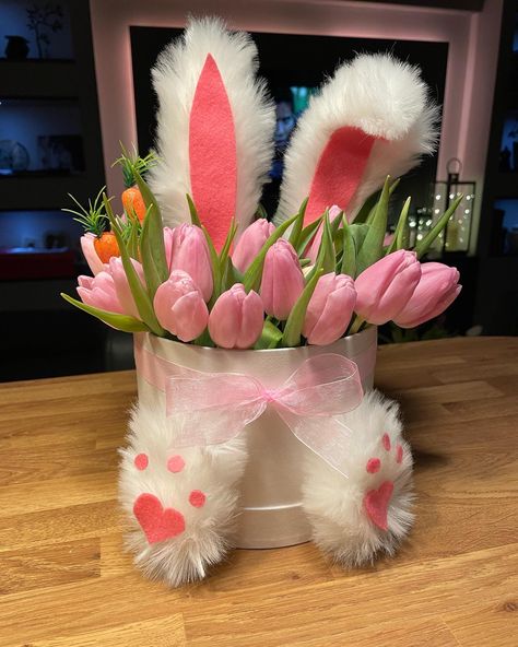 Easter Bouquet, Easter Board, Valentine Gift Baskets, Luxury Flower Bouquets, Flower Bouquet Diy, Crafts Easter, Flower Gift Ideas, Easter Basket Diy, Diy Birthday Decorations