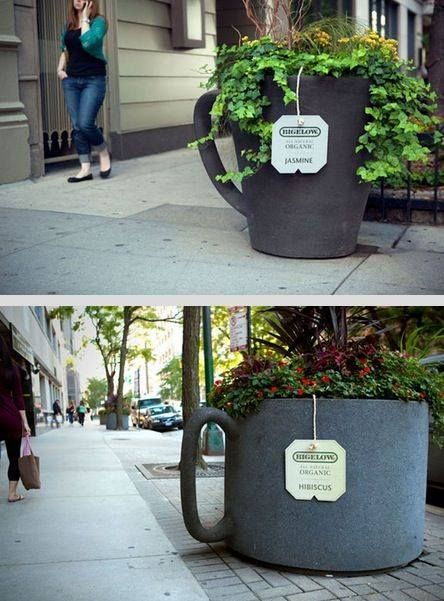 container gardening, giant coffee cups.... love the name "tags" Walking Down The Street, Publicidad Creativa, Street Marketing, Guerilla Marketing, Coffee Shop Design, Street Furniture, Creative Advertising, Cafe Interior, Cafe Design