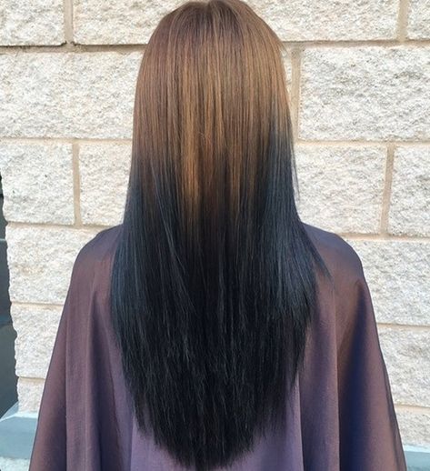 reverse brown to black ombre Brown Ombre Hair Medium, Light Brown Ombre Hair, Ombre Straight Hair, Brown Ombre Hair Color, Black Hair Ombre, Balayage Straight Hair, Neutral Blonde, Brown Ombre Hair, Ombre Hair Blonde