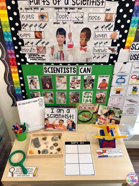 Being a Scientist science table for back to school in my preschool and pre-k classroom. Science Center Preschool, Preschool Classroom Setup, Pocket Of Preschool, Pre-k Science, Science Area, Maluchy Montessori, Science Week, Preschool Centers, Classroom Centers