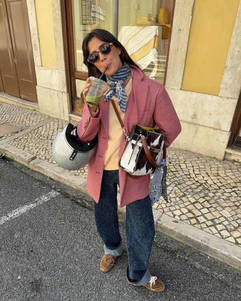 Vicky Montanari (@vicmontanari) • Instagram photos and videos Fish Fries, Timeless Outfits, April 27, Casual Chic Outfit, Street Style Chic, Outfit Goals, Office Outfits, Passion For Fashion, Beautiful Outfits