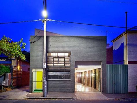 Stunning two in one warehouse home in Australia Modern Italian Farmhouse, Warehouse Apartment, Warehouse Living, Warehouse Loft, Converted Warehouse, Italian Farmhouse, Warehouse Conversion, Warehouse Home, Warehouse Design