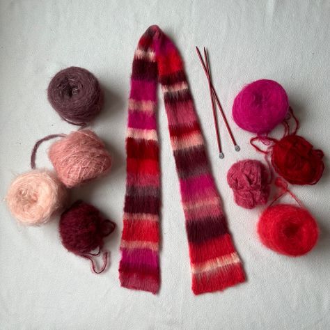 #knitting #yarn #pink #knittingdesign #knittingprojects instagram @tulugyildiz Knitted Scarf Pink, Pink Knitted Scarf, Things To Knit For Beginners, Fluffy Scarf, Fuzzy Scarf, Mohair Scarf, Yarn Gifts, Fair Isle Knitting Patterns, Knit Projects