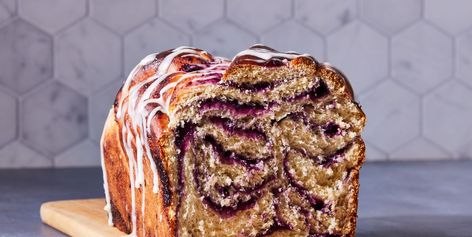 Best Lemon Blueberry Babka Recipe - How to Make Lemon Blueberry Babla Blueberry Lemon Babka, Lemon Babka, Easter Babka, Blueberry Babka, Babka Recipe, Perfect Roast Chicken, Lemon Blueberry Bread, Blue Desserts, Yeast Breads