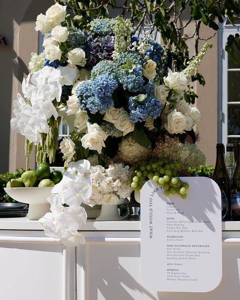 White Engagement Party, Pastel Wedding Theme, Blue Green Wedding, Blue White Weddings, Green Wedding Flowers, Bar Setup, White Wedding Theme, 8 March, Botanical Gardens Wedding