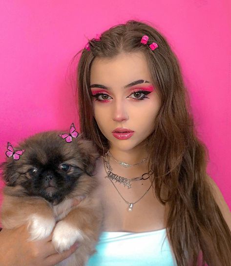 Sonya Rudskaya, Beautiful Eyes Color, Alt Outfits, Alternative Makeup, Aesthetic Photography Grunge, Cute Eyes, Glitter Makeup, Curvy Girl Fashion, Korea Fashion