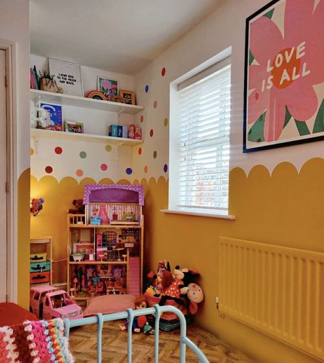 Kids Colourful Bedroom, Bright Toddler Girl Room, Maximalist Toddler Room, Toddler Bedroom Girl Colourful, Colourful Toddler Bedroom, Toddler Girl Bedroom Colorful, Toddler Girl Room Colorful, Pink And Yellow Girls Room, Yellow Scalloped Wall