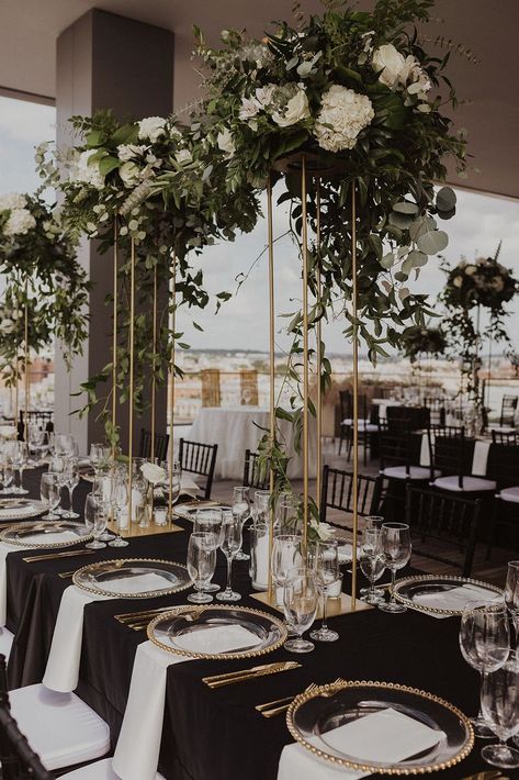 On your wedding day, why not reach for the stars? This brand new rooftop wedding venue does just that! HighPoint at 1333 New Hampshire is a rooftop experience in the heart of Washington, DC that is perfect for weddings and receptions during any time of day. Sunset is so epic here with the indoor and outdoor spaces even in the rainy fog. Check out these panoramic view of downtown DC! Black Tie Wedding Decor, Rooftop Wedding Reception, Pate Photography, Rooftop Wedding Ceremony, Rooftop Wedding Venue, Large Wedding Venues, Nyc Rooftop, Terrace Decor, Kent Wedding