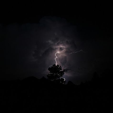 Cold hearted orb that rules the night by jah~, via Flickr Black Lightning Wallpaper Iphone, Lightning Wallpaper, Storm Wallpaper, Photo Animaliere, Thunder And Lightning, Wallpaper Ipad, Lightning Storm, Black Lightning, Lightning Strikes