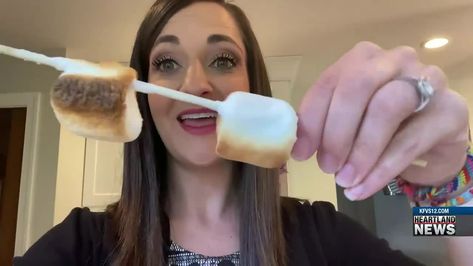 Burnt Marshmallow, Roasted Marshmallow, Toasting Marshmallows, How To Roast, Roasting Marshmallows, Toasted Marshmallow, Skewers, Marshmallows, Simple Way