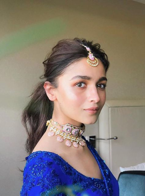 All the inside pictures of Alia Bhatt in her best friend's wedding. | Moviekoop Alia Bhatt Hairstyles, Alia Bhatt Photoshoot, Ethnic Outfits, Ranbir Kapoor, Indian Wedding Outfits, Neck Piece, Indian Designer Outfits, Inspirational Celebrities, Saree Look