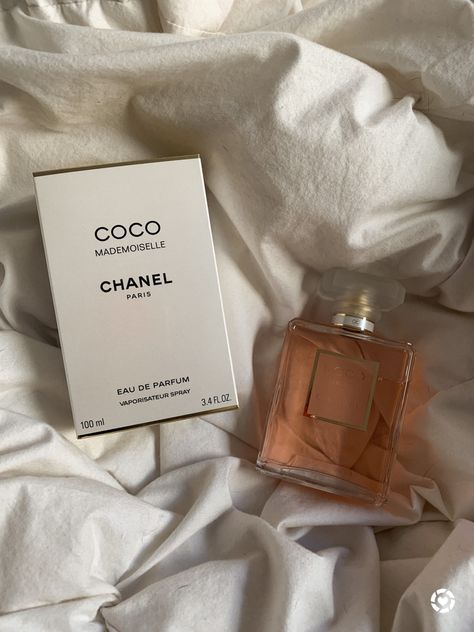 Coco Chanel Perfume, Mademoiselle Perfume, Victoria Secret Vanilla, Chanel Mademoiselle, Chanel Fragrance, Coco Chanel Mademoiselle, Flower Fragrance, Dior Perfume, Warm Fragrance