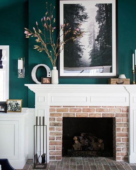 Just because it's summer doesn't mean we still can't appreciate a stellar fireplace. Even without a burning fire this place is still FIYAH.  // Design by @mrorlandosoria of #HomepolishLA + photo by @tessaneustadt. Red Brick Fireplace, Fireplace Accent Walls, Red Brick Fireplaces, Brick Accent Walls, Andong, Wall Fireplace, Gyeongju, Living Room Red, Accent Wall Bedroom