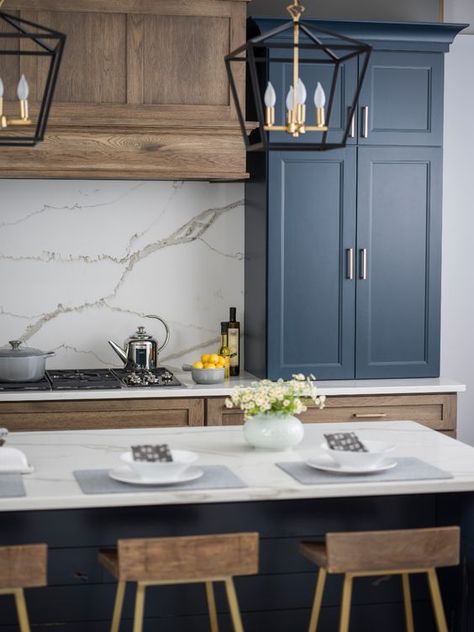 Inspirations for Blue Kitchen Cabinets Medium Brown Wood Cabinets Kitchen, Blue Modern Farmhouse, Navy Blue Kitchen Cabinets, Dark Blue Kitchens, Hickory Kitchen, Guest Quarters, Blue Kitchen Island, Walnut Kitchen, Blue Kitchen Cabinets