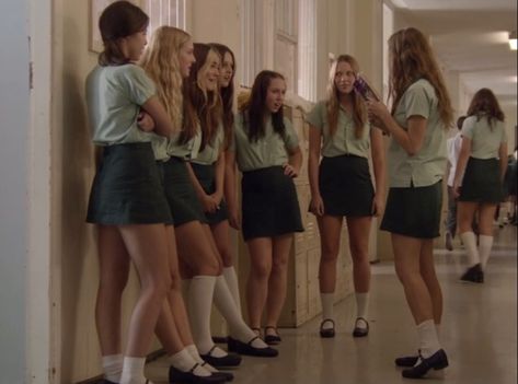 puberty blues Puberty Blues, Private School Uniforms, Boarding School Aesthetic, British College, Tight Skirts, Estilo Ivy, Sixth Form, Further Education, Catholic School