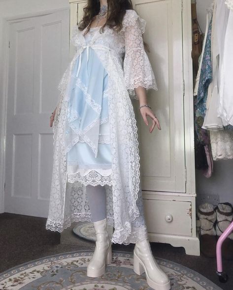 Angelcore Aesthetic Outfits, Angelic Outfits, Harajuku Fashion, Character Outfits, Looks Vintage, Aesthetic Outfits, Alternative Fashion, Pretty Dresses, Aesthetic Clothes