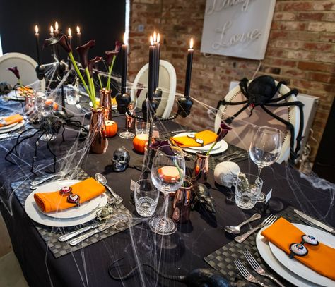 20 Halloween Table Decoration Ideas You Must Try Spooky Halloween Table Decorations, Table Decoration Ideas, Halloween Table Decorations, Halloween Inspo, Halloween Table, Outdoor Halloween, Table Decoration, Fall Halloween, Decoration Ideas