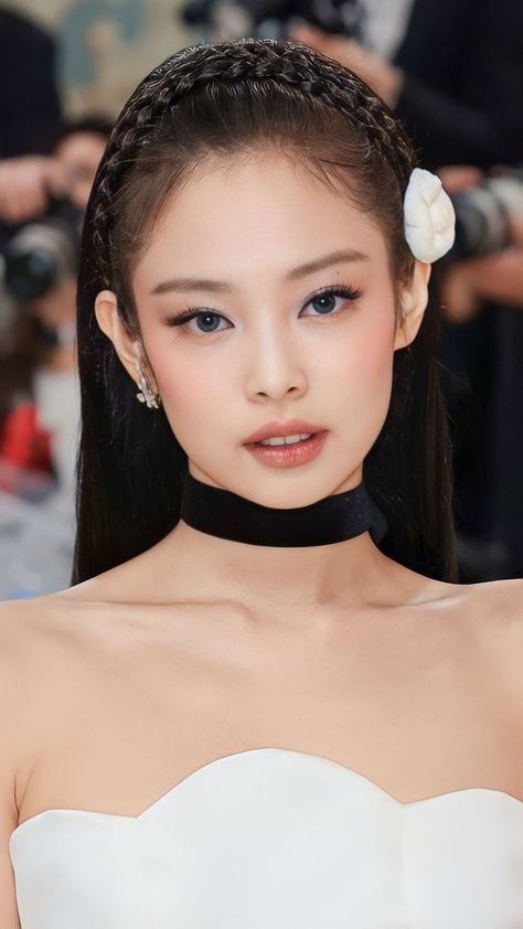 Kim Makeup, Chanel Rose, Unique Makeup, Jennie Kim Blackpink, Eye Makeup Art, Beauty Makeup Tips, Jennie Kim, 가을 패션, 인물 사진