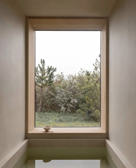 Japanese Bathrooms, Beach House Pictures, Terracotta House, Sedum Roof, Window With A View, Built In Bath, Aesthetic Sea, Cedar Cladding, Nature Photographer