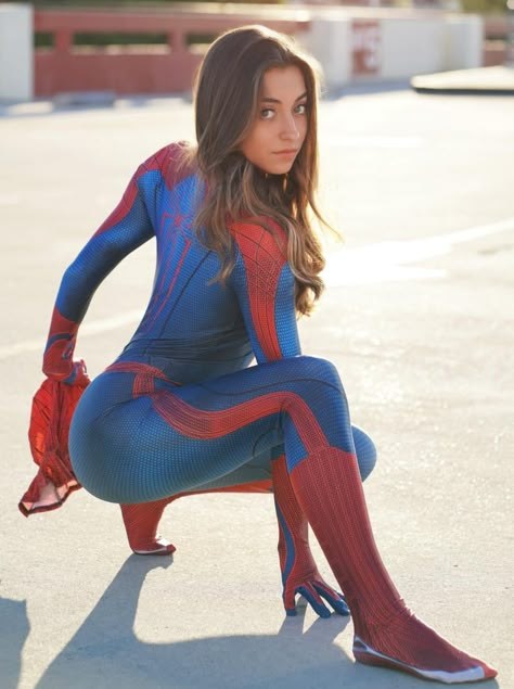 Spiderman Halloween Costume, Spiderman Poses, Spider Suit, Spiderman Girl, Supergirl Cosplay, Batgirl Costume, Superhero Cosplay, Spider Girl, Marvel Cosplay