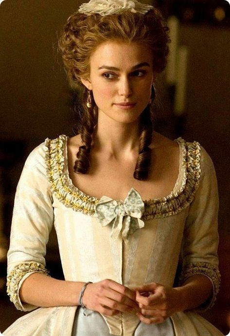 The Duchess of Devonshire... Georgiana Cavendish, 18th Century Hair, The Duchess Of Devonshire, Kiera Knightly, 18th Century Dress, Keira Knightly, Georgian Era, 18th Century Fashion, Period Outfit