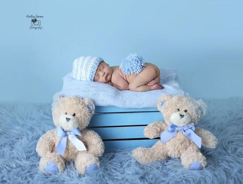 So sweet Born Baby Photos, Diy Newborn Photography, Baby Boy Newborn Pictures, Baby Boy Newborn Photography, Baby Milestones Pictures, Baby Pictures Newborn, Baby Photoshoot Boy, Baby Boy Pictures, Newborn Photography Poses