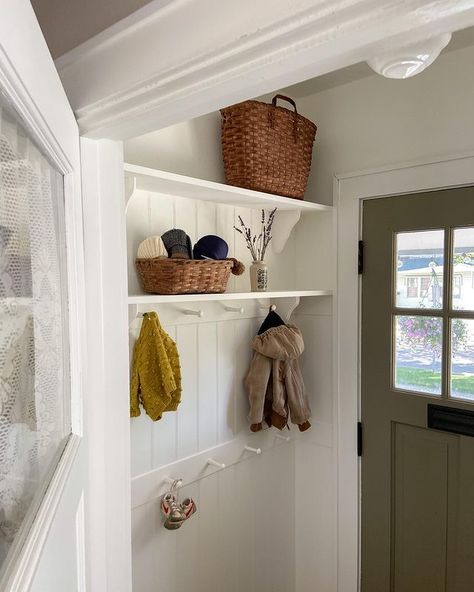 Small Hallway Decorating, Cottage Hallway, Minimalist Farmhouse, Small Hallway, Decorating Home, The Kid, Hallway Decorating, Cottage Homes, On The Floor