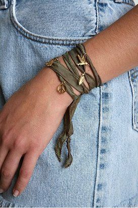 Ribbon Wrap Bracelet, Silk Cord Jewelry Diy, Ribbon Jewelry Ideas, Silk Bracelet Diy, Ribbon Bracelet Diy, Sari Ribbon Jewelry, Silk Ribbon Jewelry, Sari Silk Jewelry, Silk Wrap Bracelets