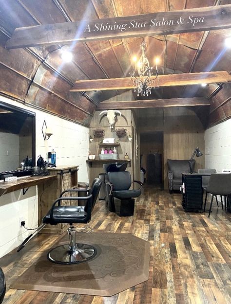 Salon Garage Ideas, Rustic Salon Suite Ideas, Backyard Hair Salon, Rustic Salon Suite, Tiny Home Salon Ideas, Shed Hair Salon, Hair Salon Decor Rustic, Hair Salon Shed, Mini Hair Salon