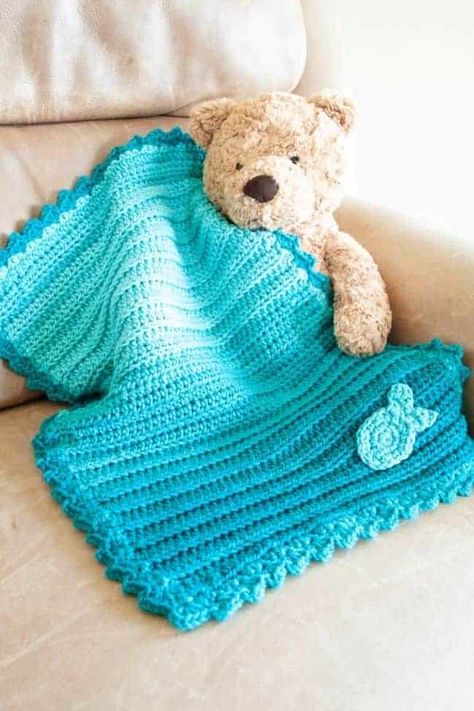 Ombre Yarn Crochet, Linus Blanket, Security Blanket Crochet Pattern, Crochet Security Blanket, Small Crochet Gifts, Crochet Patterns Baby Boy, Crochet Lovey, Ombre Yarn, Baby Security Blanket