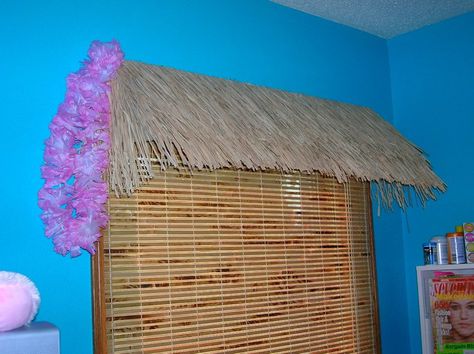 This is a tiki hut inspired valance I made to go with the Hawaiian hut/island mural that we did in a teenager's room. #valance #Hawaiininspired #windowtreatment #FauxFinesse Island Mural, Cottage Coastal Decor, Kids Window Treatments, Tropical Room, Beachy Room, Island Theme, Tiki Hut, Teenager's Room, Dreamcore Weirdcore