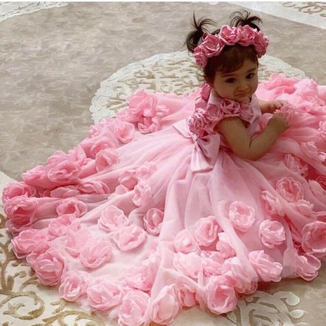 1st Birthday Girl Dress, Frock Ideas, Birthday Frocks, Girls Pageant Gowns, Baptism Dresses, Baby Birthday Dress, Made Flowers, Pink Flower Girl Dresses