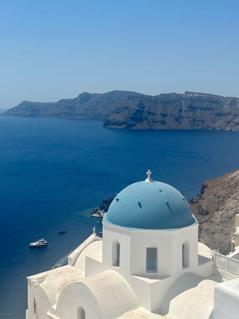 blue domed orthodox church, oia, santorini Oia Santorini, Orthodox Church, Santorini, Greece, Paradise, Most Beautiful, Surfing, Spring Summer, Pool