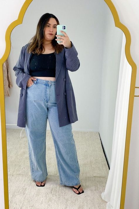 plus size trendy outfit 2022, wide leg jeans and blazer outfit, curvy fashion inspo, plus size outfit inspo, matilda djerf plus size, plus size fall outfit inspo, plus size winter outfit inspo, smart casual outfit, ootd, ootn Wide Leg Jean Plus Size Outfit, Plus Size Wide Leg Jeans Outfit, Wide Leg Jeans Plus Size, Ootd Plus Size, 90s Style Jeans, Casual Trendy Outfits, Wide Leg Jeans Outfit, Wide Jeans, Blazer With Jeans