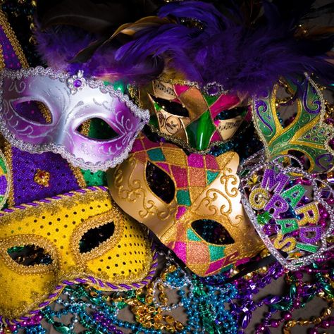 Sorority Party Themes, Themes For Parties, Mardi Gras Desserts, Edible Centerpieces, Mardi Gras Centerpieces, Mardi Gras Crafts, Mardi Gras Food, Mardi Gras Outfits, Festive Centerpieces