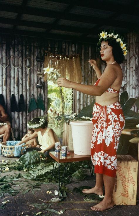 Hawaiian History, Hawaiian Art, Hula Dancers, Hawaiian Culture, Polynesian Culture, Vintage Hawaii, The Verge, Vintage Hawaiian, Island Style