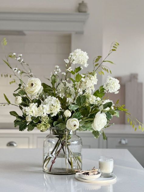 Vase And Candle Centerpieces, Vase Arrangements For Home, Bedroom Vase, Large Flower Vase, Wedding Flower Arrangements Table, Floral Vase Arrangements, Door Building, Neutral Painting, Spring Greenery