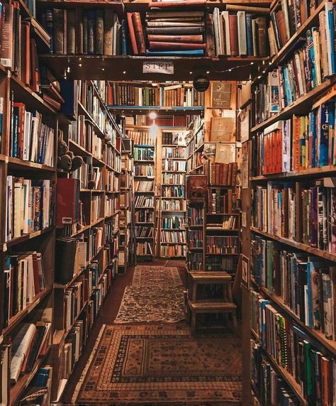 Simply Scotland on Instagram: “Tag someone you could sit here and read all these books with!📖 Congratulations to @martina.contiero 📍Location: Edinburgh Go visit the…” Home Library Aesthetic, Lots Of Books, Dream Library, Beautiful Library, Library Aesthetic, Hogwarts Aesthetic, Home Libraries, Autumn Cozy, Home Library