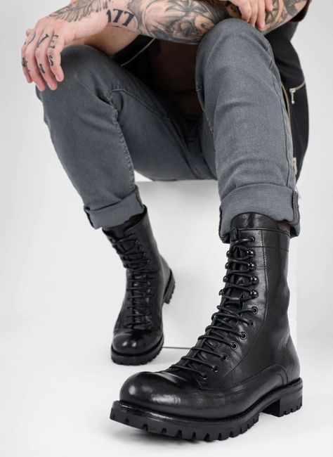 Vintage Boots Men, Goth Mens Fashion, Seasonless Wardrobe, Black Chukka Boots, Skinhead Boots, Tactical Men, Black Military Boots, Black Boots Men, Combat Boots Men